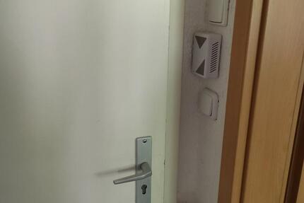 Helle 1,5-Zimmer-Wohnung Nähe Rathausgalerie – zentral&uni-nah zimmer