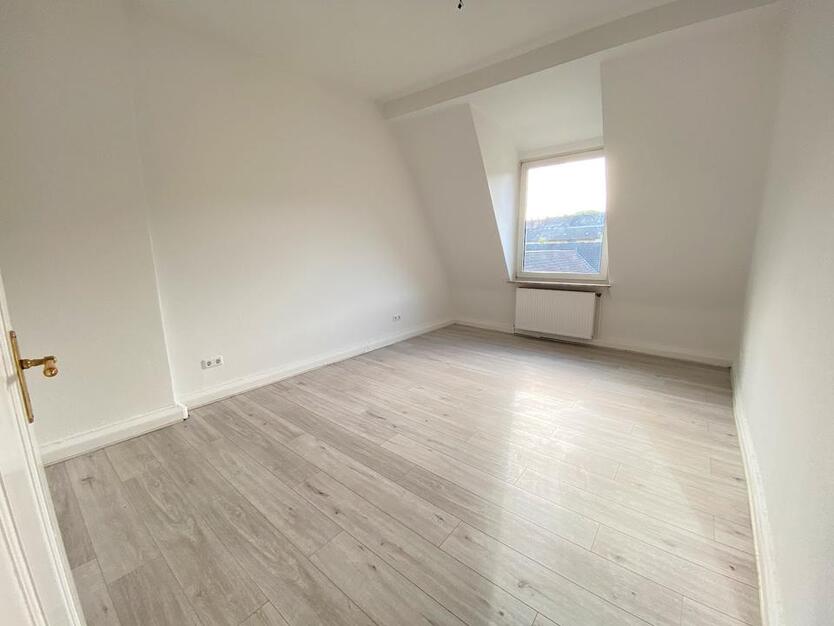 Schöne DG Wohnung mit wunderschönem Ausblick zimmer