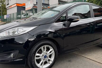 Ford Fiesta 86.633 km 9.990 &euro; Gelsenkirchen 45899