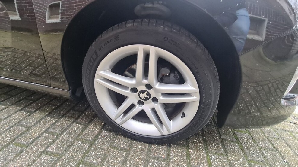 Peugeot 308 CC 67.000 km 8.500 € Oberhausen 46045