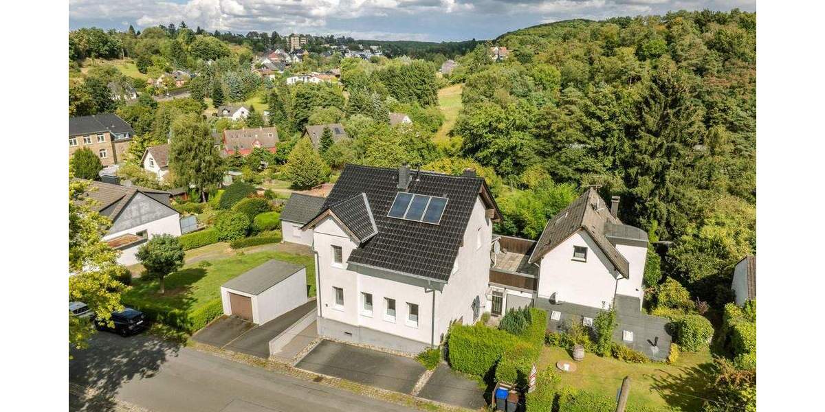 Maisonette-Wohnung im Einfamilienhaus-Charakter - 170 qm Wohntraum mit großer Dachterrasse 4 zimmer