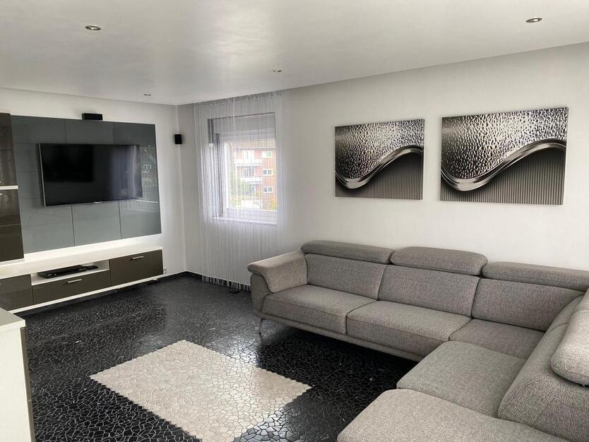 Luxuriöse Wohnung Eigentumswohnung m. Balkon & Garage + Parkplatz zimmer