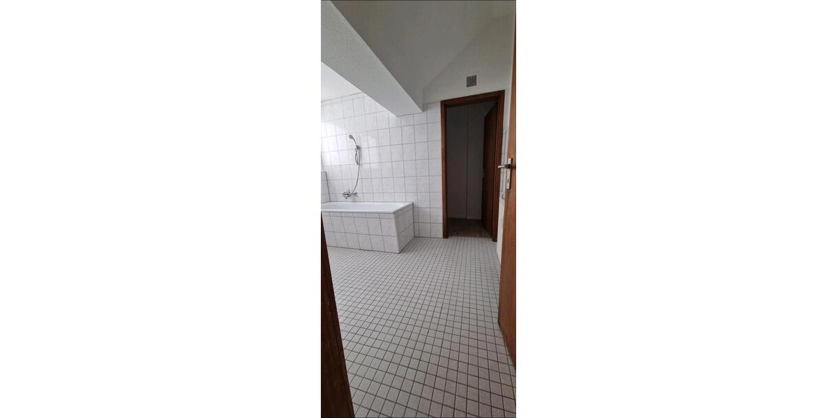 Dachgeschoßwohnung Bottrop Batenbrock - 2 Zimmer, 75 m&sup2;, 699&euro; | Angebot:25647921