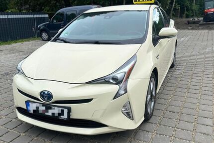 Toyota Prius 191.000 km 15.700 &euro; Oberhausen 46049