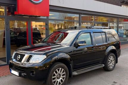 Nissan Pathfinder 250.000 km 8.299 &euro; Essen 45356