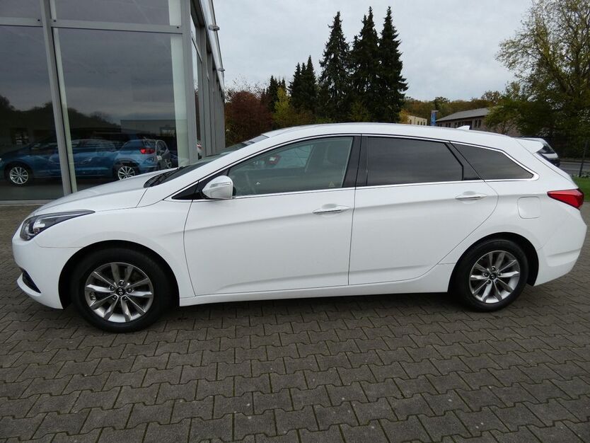 Hyundai i40 129.000 km 9.490 € Bergkamen 59192