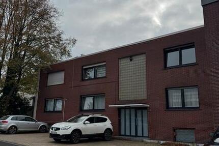 Schöne Große Wohnung 2 zimmer