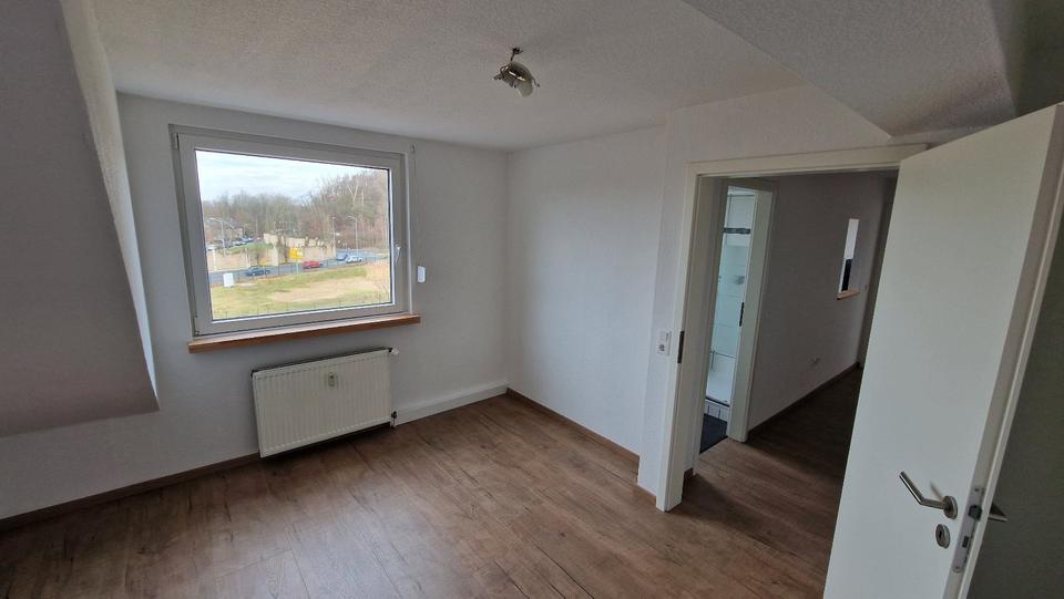 Dachgeschoßwohnung Bochum Günnigfeld - 2.5 Zimmer, 40 m&sup2;, 480&euro; | Angebot:24630664