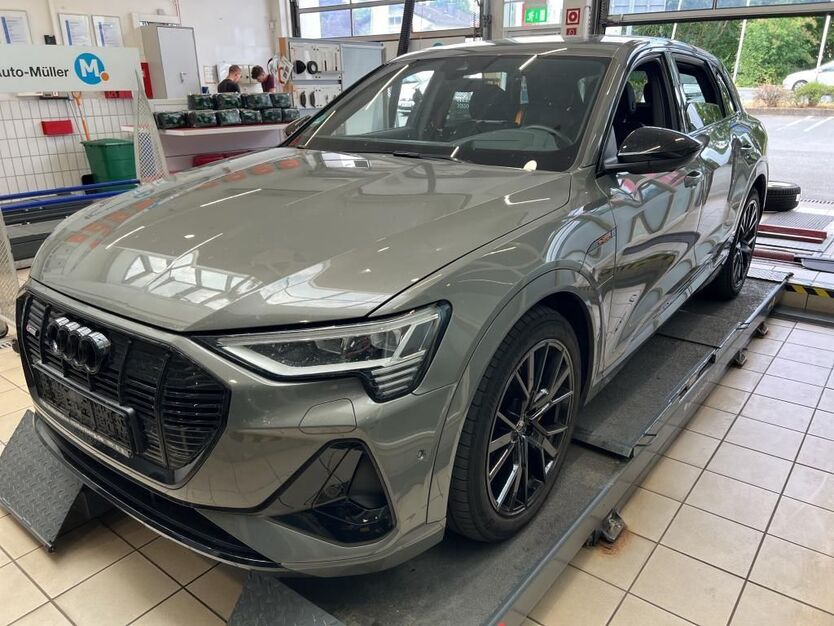 Audi e-tron 89.987 km 37.850 € Hagen 58091