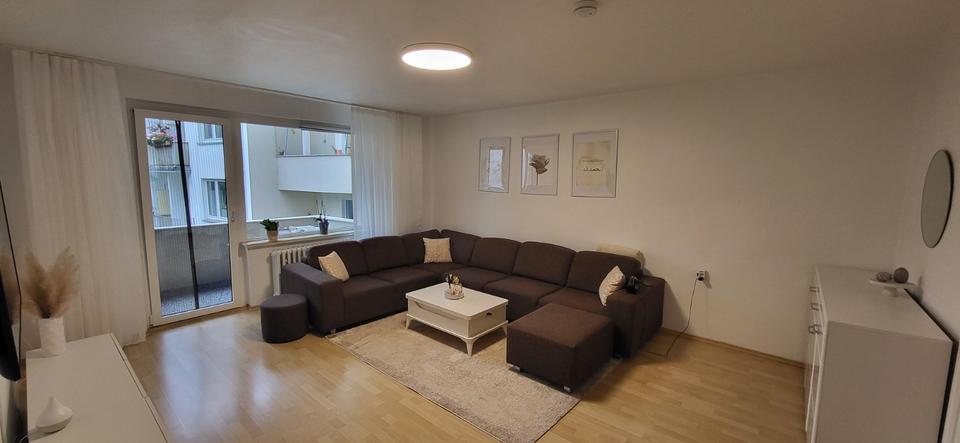 Attraktive 4-Raum-Wohnung im 1. OG von privat zimmer