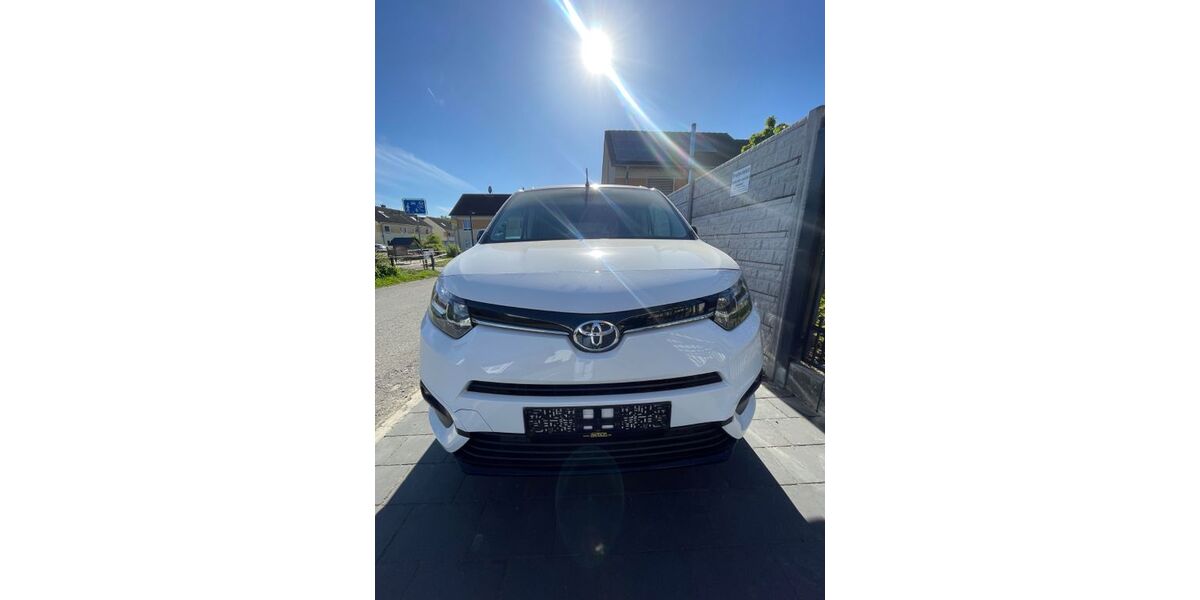 Toyota Proace City 92.168 km 21.800 &euro; Dortmund 44329