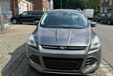 Ford Kuga 173.000 km 8.999 &euro; Gelsenkirchen 45879