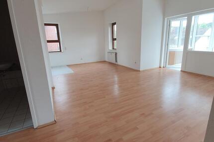 Nur mit WBS: Wunderschöner Wintergarten - gemütliche 2-Zimmer-Wohnung zimmer