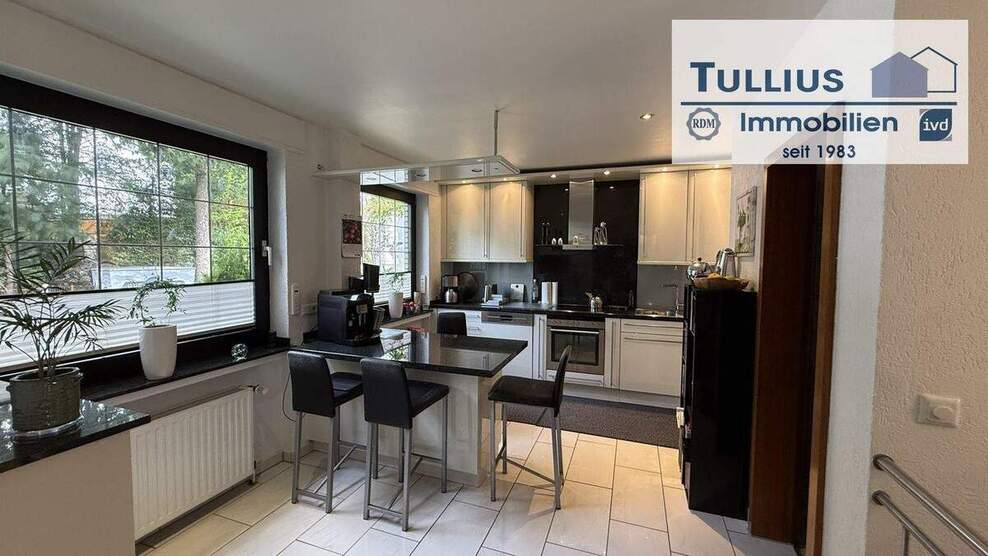 großes Reiheneckhaus mit Terrasse, kleinem Garten und Garage in Essen-Schönebeck 5 zimmer