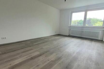 Schöne 2,5-Zimmer-Wohnung mit Balkon! zimmer