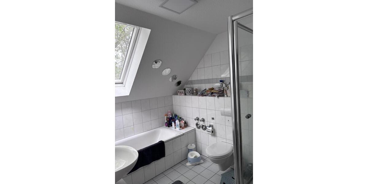 Dachgeschoßwohnung Gelsenkirchen Gelsenkirchen-Mitte - 3.5 Zimmer, 72 m&sup2;, 638&euro; | Angebot:26583577