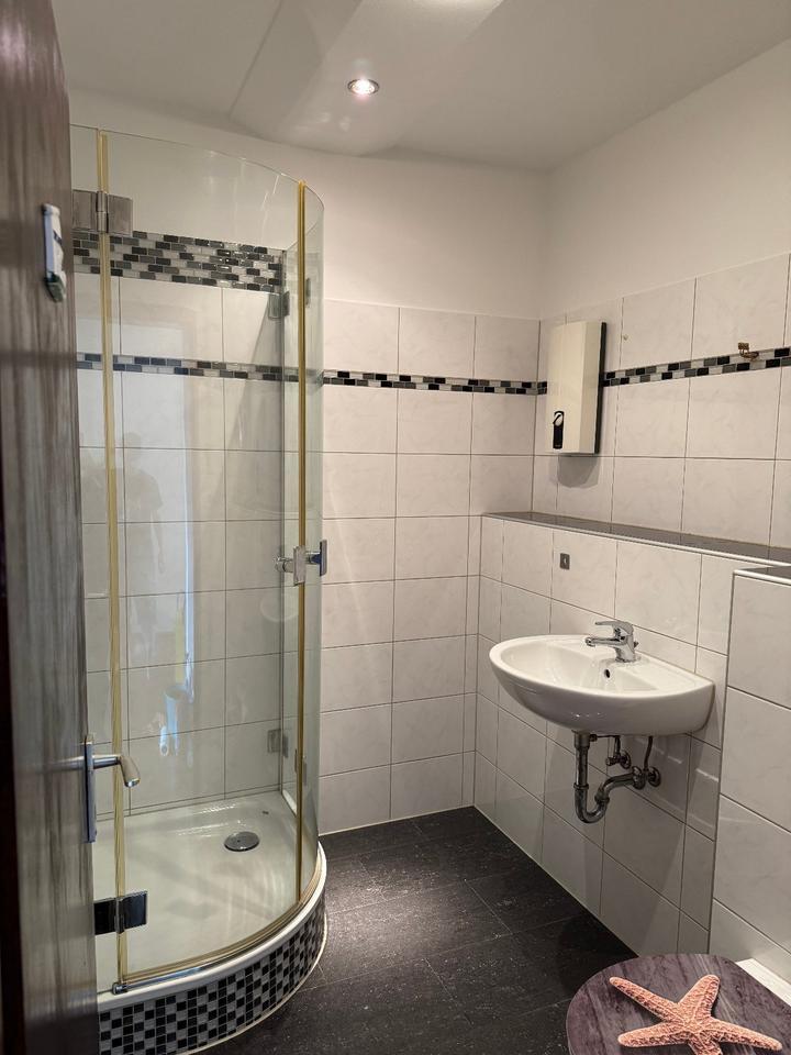 Helle Wohnung mit Balkon und Einbauküche in Mülheim a. d. Ruhr zimmer