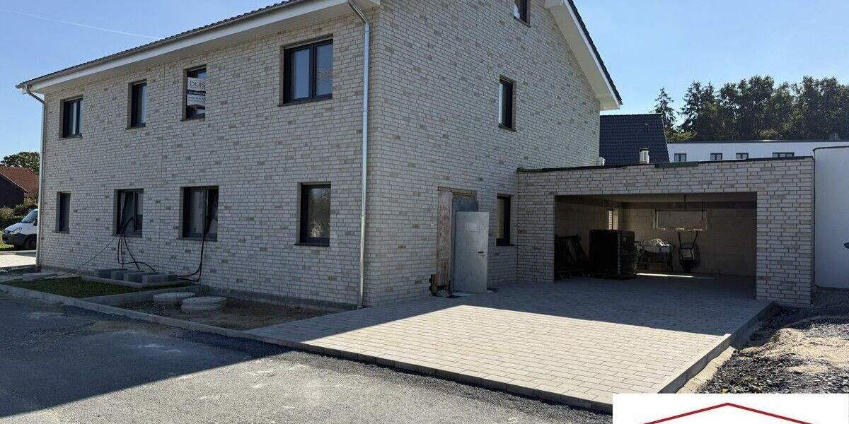 Nur noch eine frei! Wunderschöne Doppelhaushälfte mit XXL Garagen auf attraktivem Erbbaurecht 4 zimmer