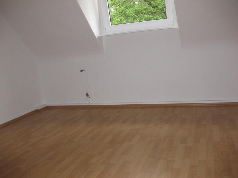 Gute Kapitalanlage in zentraler Lage - 2,5 Zimmer Wohnung zimmer