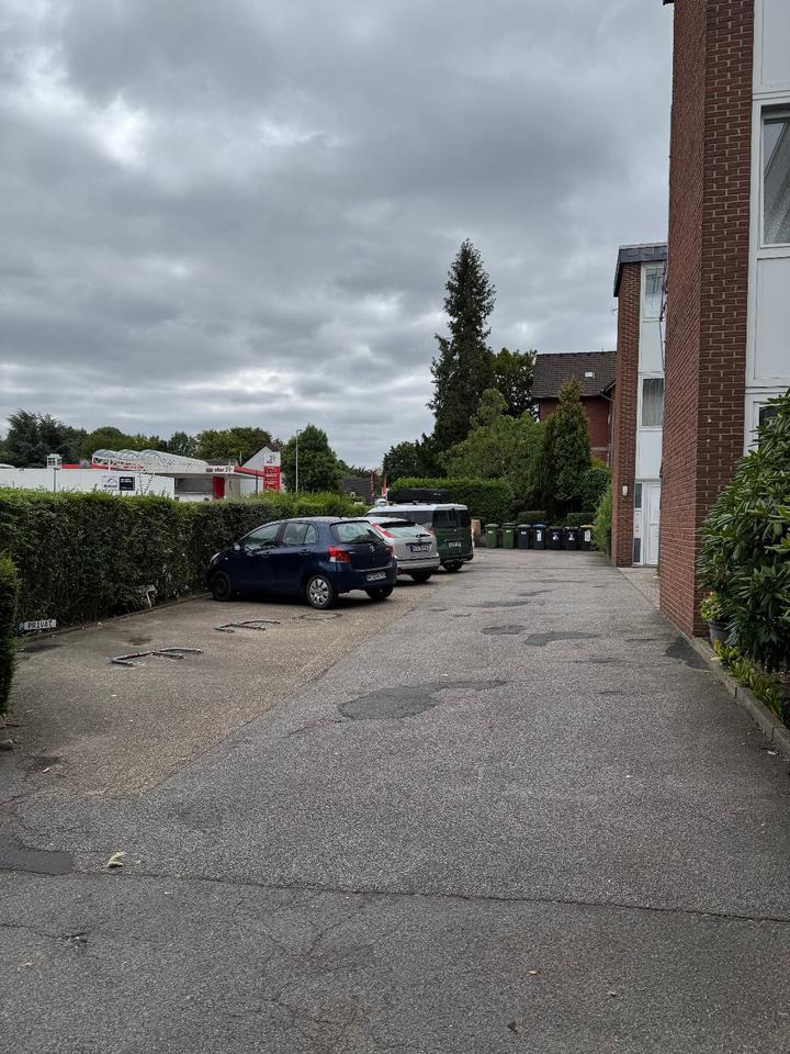 Helle Wohnung mit Balkon und Einbauküche in Mülheim a. d. Ruhr zimmer