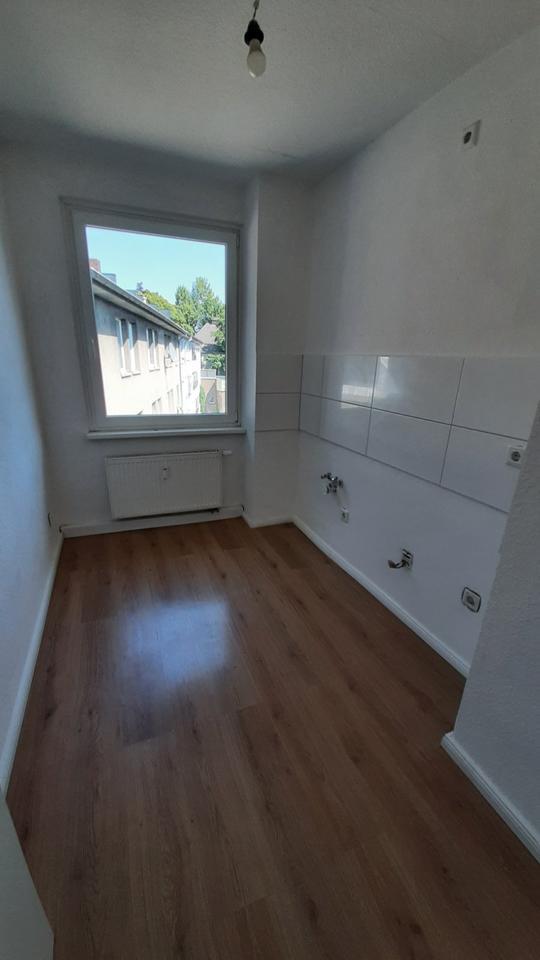Landgrafenstraße 2 - helle 3 ZKB Wohnung im 3.OG links zimmer