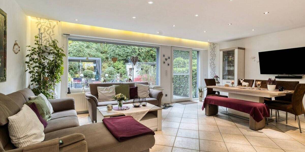 Reihenendhaus Mülheim an der Ruhr Mitte-Ost - 7 Zimmer, 184 m&sup2;, 559.000&euro; | Angebot:23935655