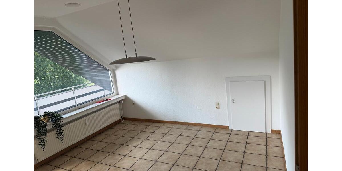 Dachgeschoßwohnung Dortmund Huckarde - 3 Zimmer, 82 m&sup2;, 195.000&euro; | Angebot:27075726