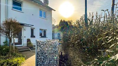 ENERGIE-A : PV, WALLBOX & GARTEN IN HATTINGEN - Reihenendhaus Hattingen Blankenstein | Angebot:26230249