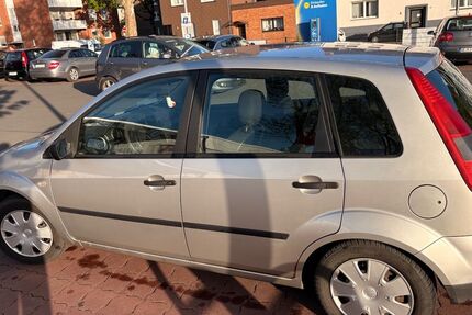 Ford Fiesta 182.000 km 1.350 &euro; Gelsenkirchen 45881