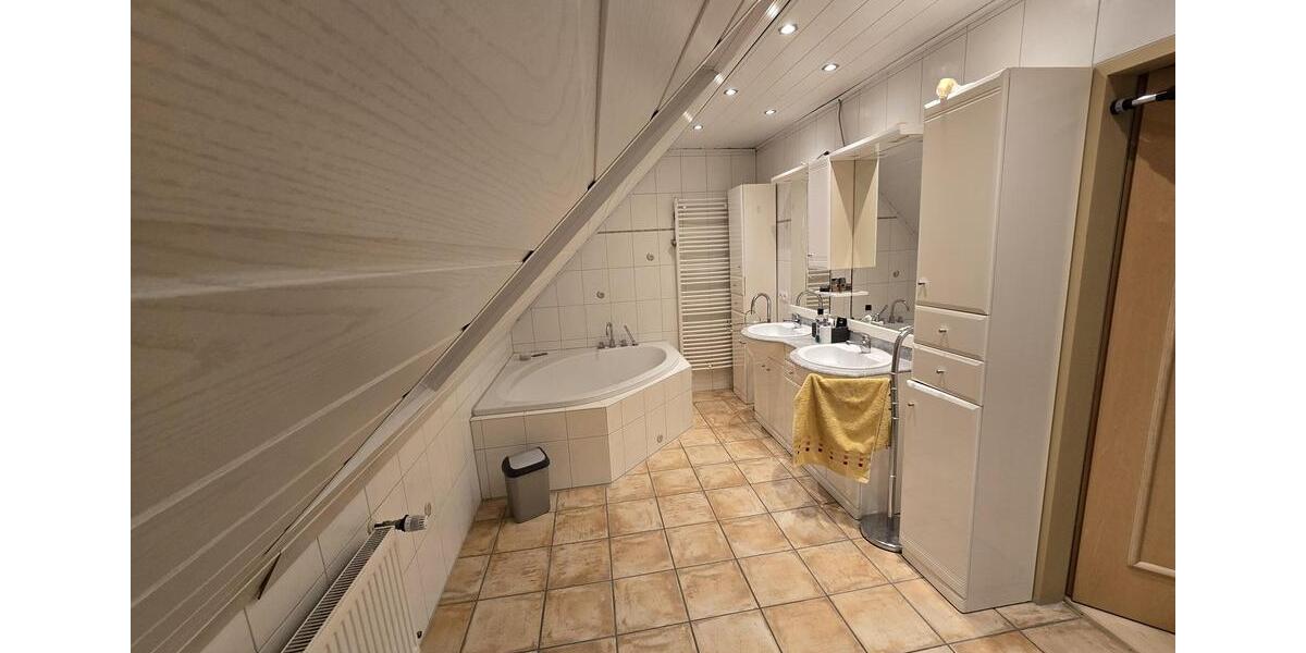 Maisonettenwohnung Haltern am See - 5 Zimmer, 180 m&sup2;, 1.550&euro; | Angebot:23571137