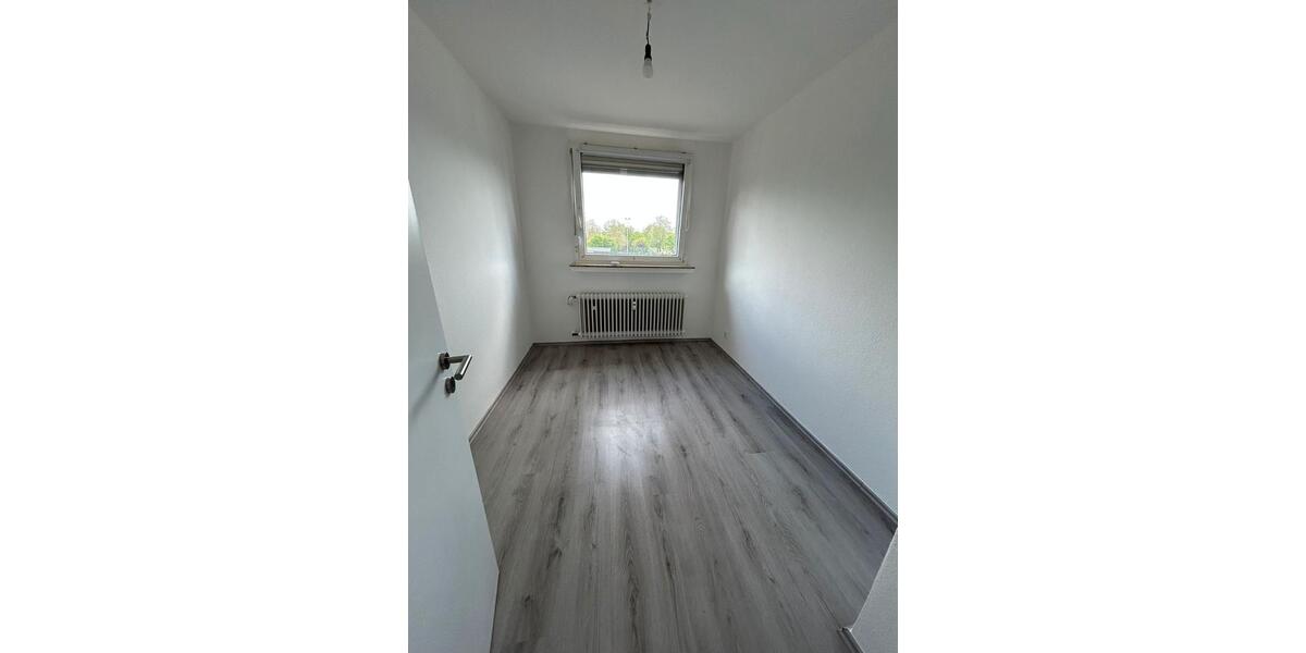 Dachgeschoßwohnung Oberhausen Biefang - 3.5 Zimmer, 67 m&sup2;, 700&euro; | Angebot:26322754