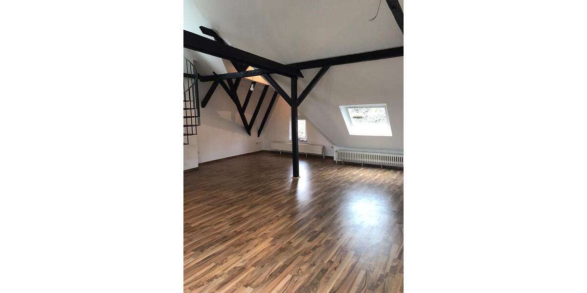 Dachgeschoßwohnung Bochum Höntrop - 4.5 Zimmer, 135 m&sup2;, 945&euro; | Angebot:24740012