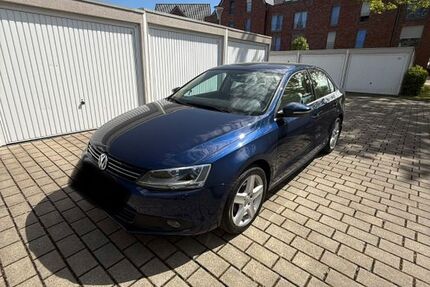 VW Jetta 117.000 km 6.750 &euro; Oberhausen 46145