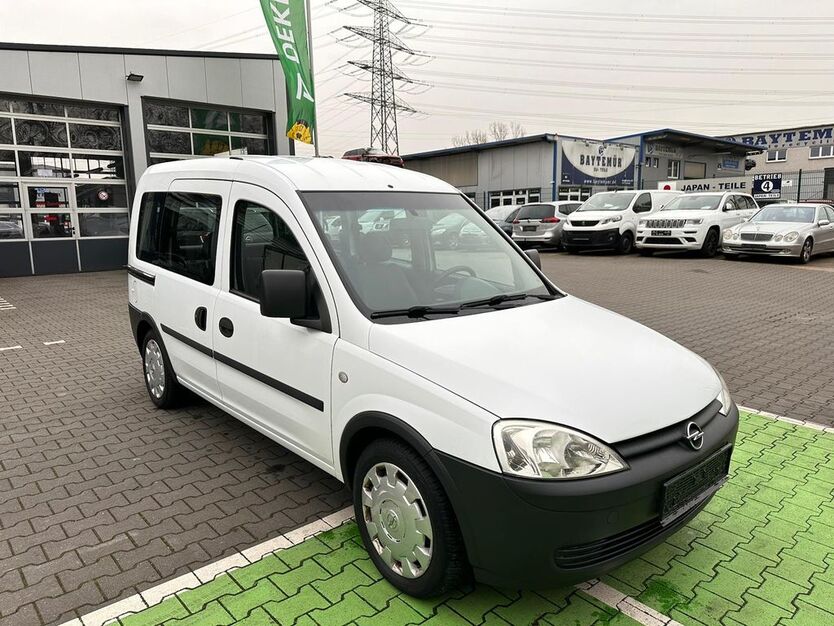 Opel Combo 89.000 km 2.890 € Bottrop 46238