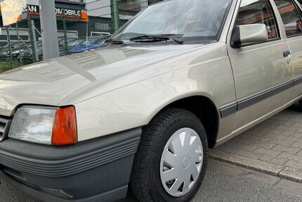 Opel Kadett 130.844 km 5.990 &euro; Gelsenkirchen 45899