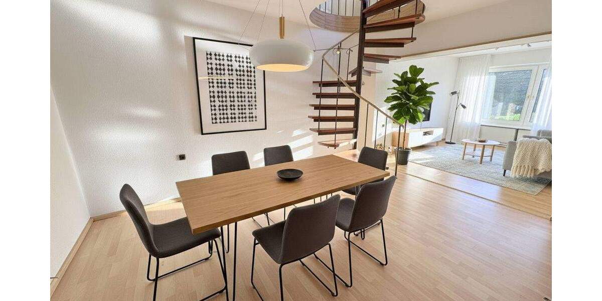 GEPFLEGTE DOPPELHAUSHÄLFTE MIT GARAGEN AUF GROßEM GRUNDSTÜCK IN DER MENGEDER HEIDE 6 zimmer