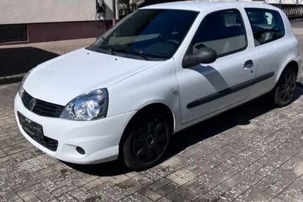 Renault Clio 166.000 km 2.150 &euro; Dortmund 44145