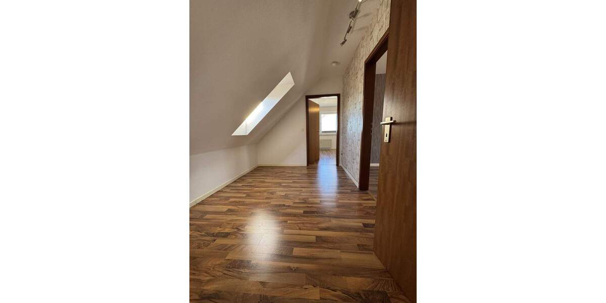 Bezugsfertige Wohnung wartet auf klugen Investor. 3 zimmer