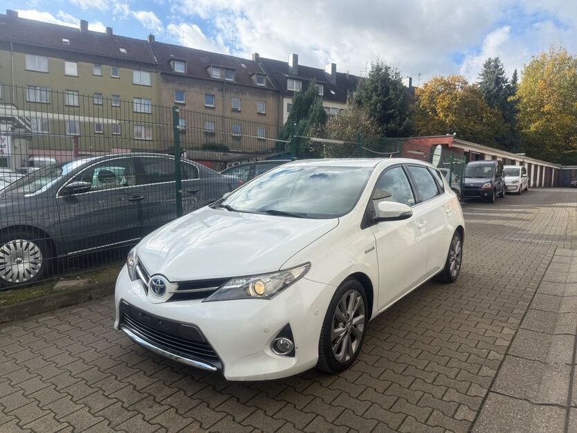 Toyota Auris 98.000 km 9.500 € Essen 45143