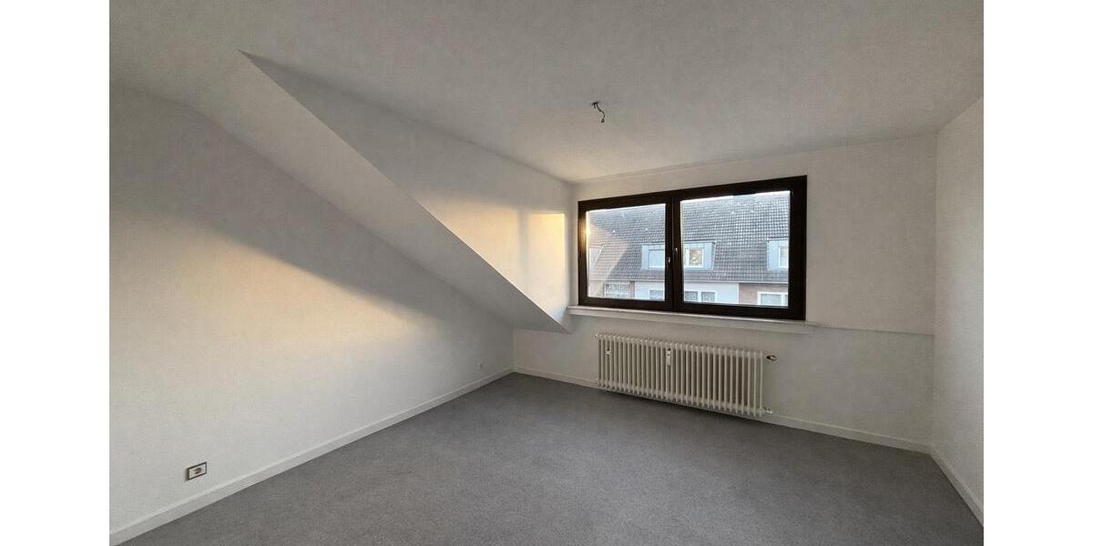 Dachgeschoßwohnung Recklinghausen König Ludwig - 3.5 Zimmer, 78 m&sup2;, 900&euro; | Angebot:24741383