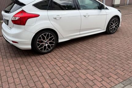 Ford Focus 133.541 km 7.500 &euro; Gladbeck 45966