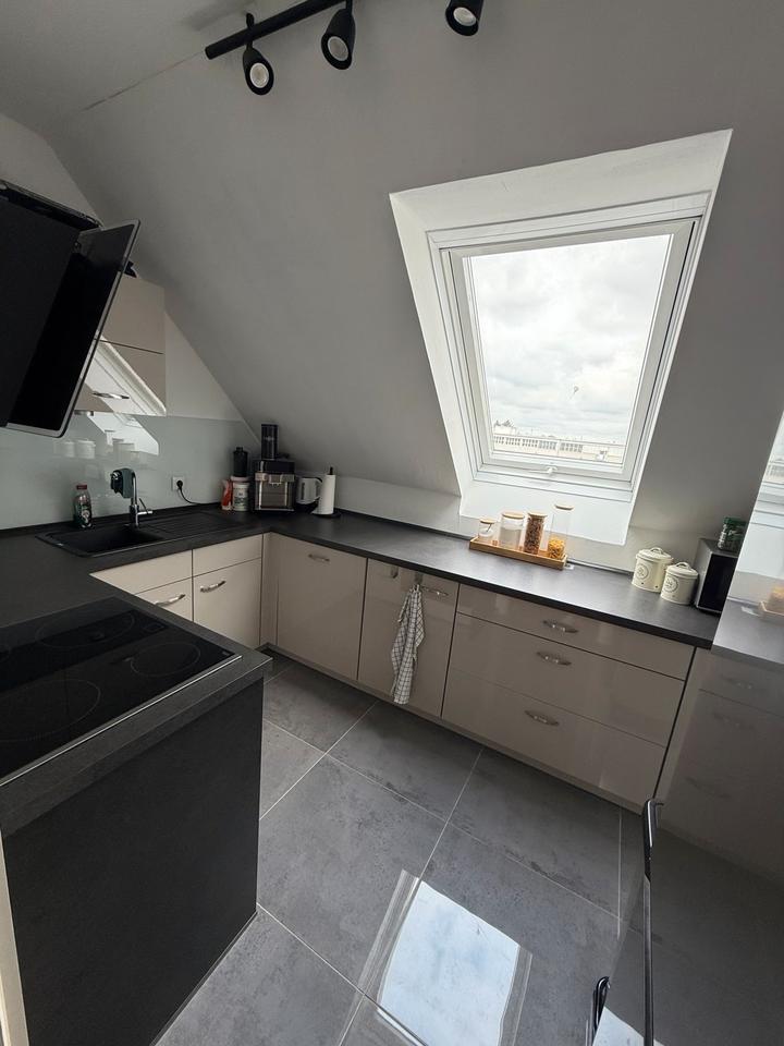 Schöne und große 2 Raum Maisonette Wohnung zimmer