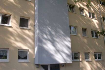 frisch renovierte 3,5-Zimmer-Wohnung mit Balkon