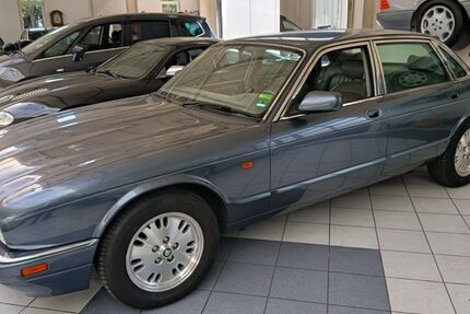 Jaguar XJ 213.000 km 6.990 &euro; Recklinghausen 45659