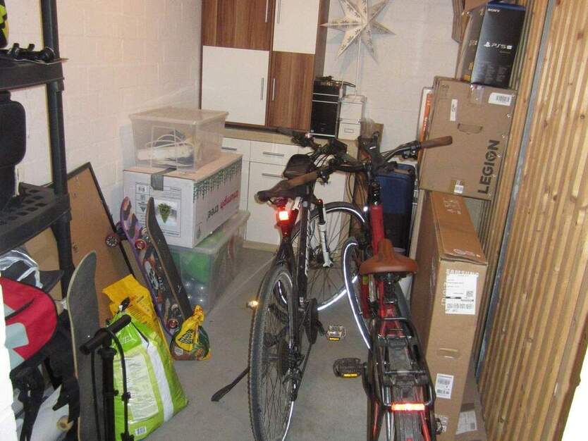 58456 WITTEN-HERBEDE-VORMHOLZ, AM WALDRAND GELEGEN, HELLE, MODERNE EIGENTUMSWOHNUNG MIT BALKON, AUFZUG, TIEFGARAGEN-STELLPLATZ, ZU VERKAUFEN ! 3 zimmer