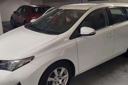 Toyota Auris 136.000 km 8.000 &euro; Bochum, Stadt 44789