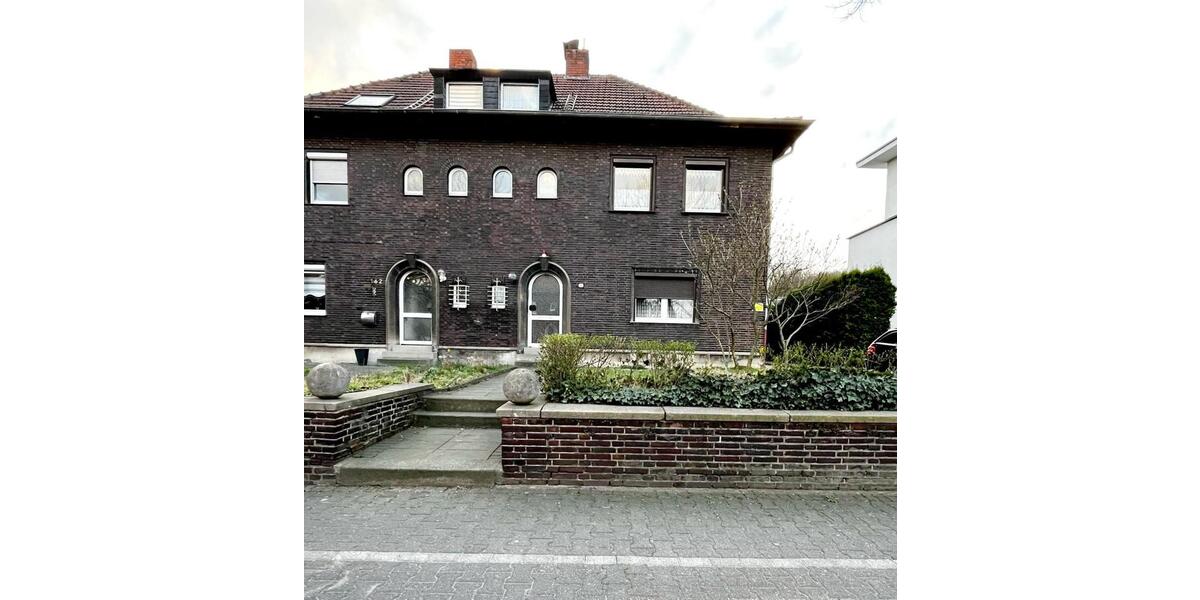 Doppelhaushälfte mit viel Platz und großem Garten ohne Provision 5 zimmer