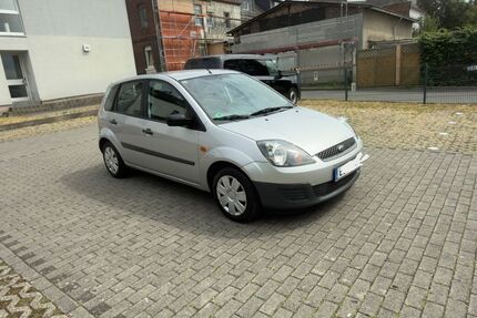 Ford Fiesta 89.000 km 2.750 &euro; Dortmund 44141