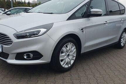 Ford S-Max 84.100 km 13.499 &euro; Essen 45326