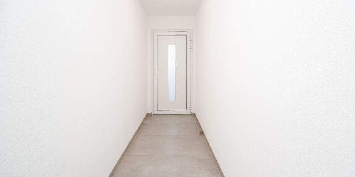 Hochwertige Erdgeschosswohnung mit Garten in kernsaniertem 3-Familienhaus 4 zimmer